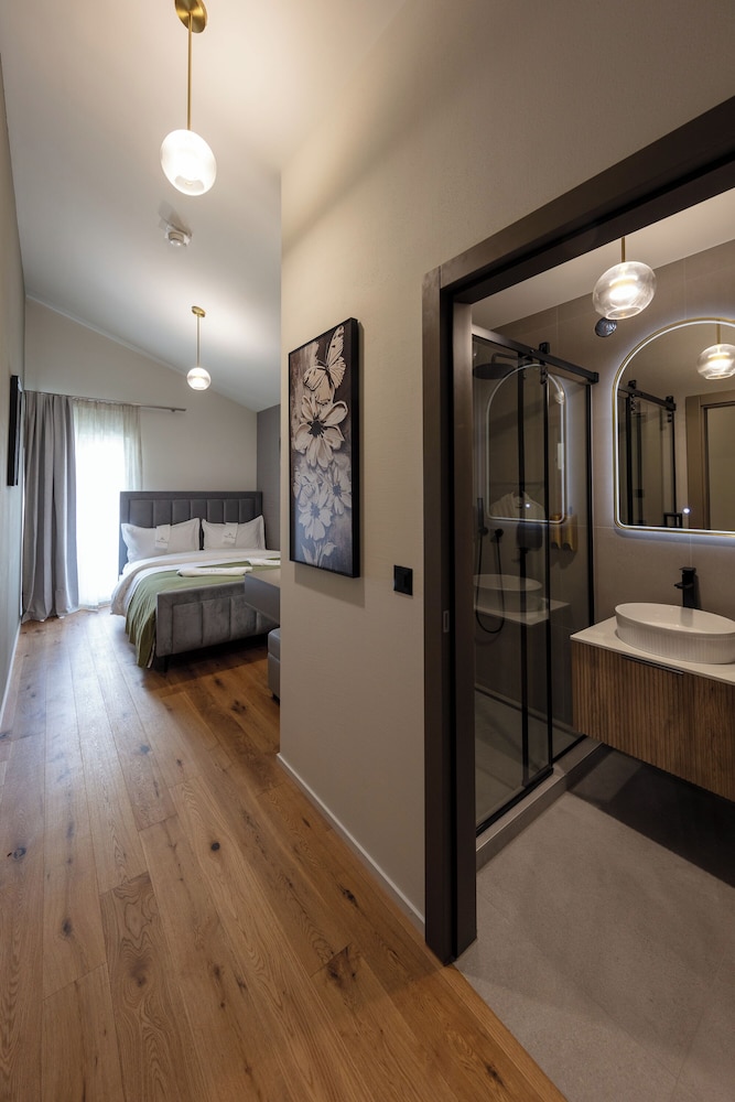 Standard Double Room photo 2