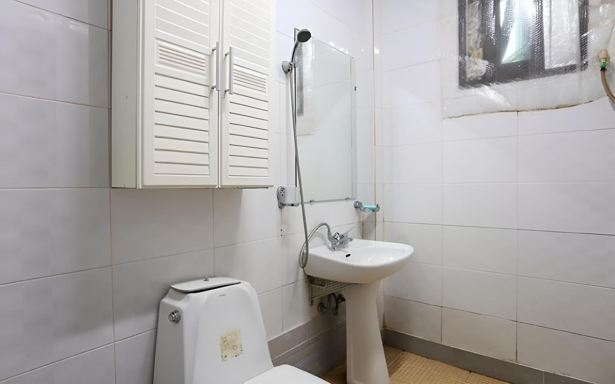 Room (No 2) photo 2