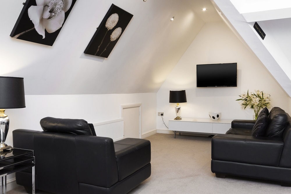 Luxury Apartment - Photo 6