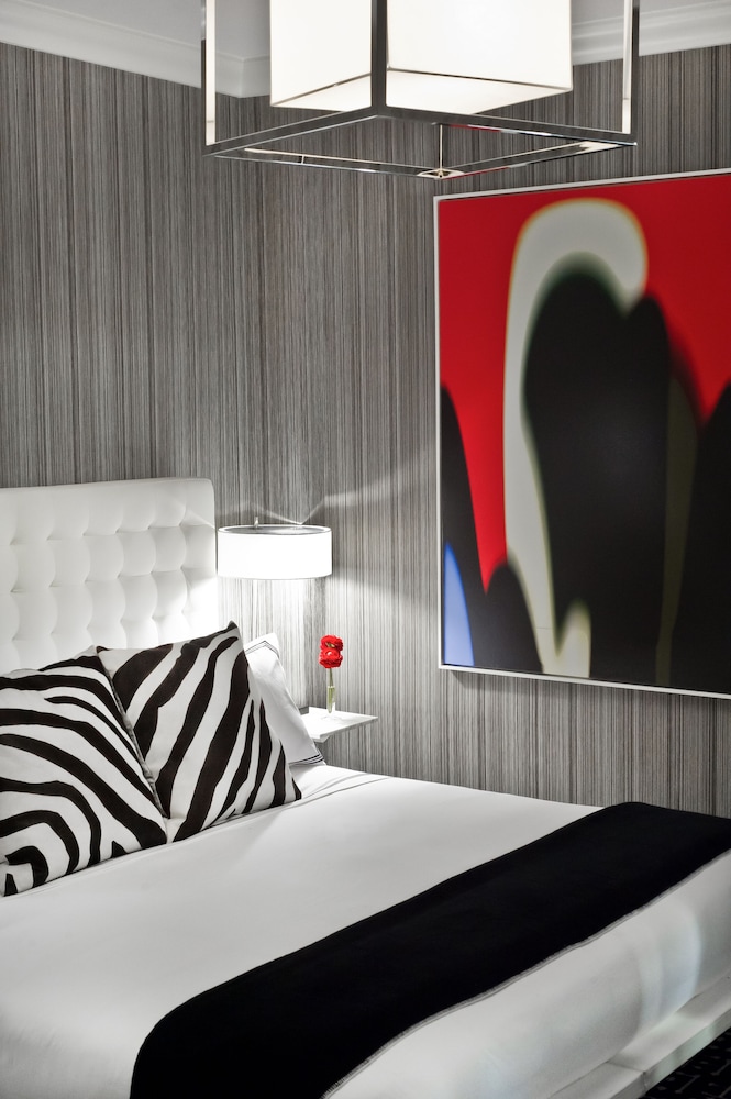 Deluxe Room, 1 King Bed, Mobility Accessible