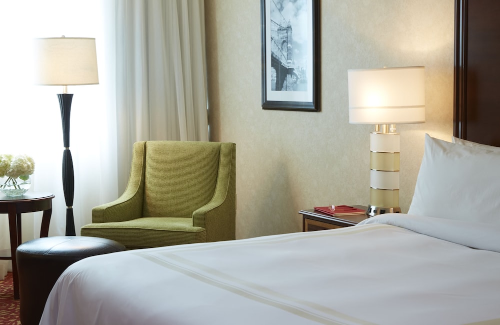 Club Room, 1 King Bed - Photo 2