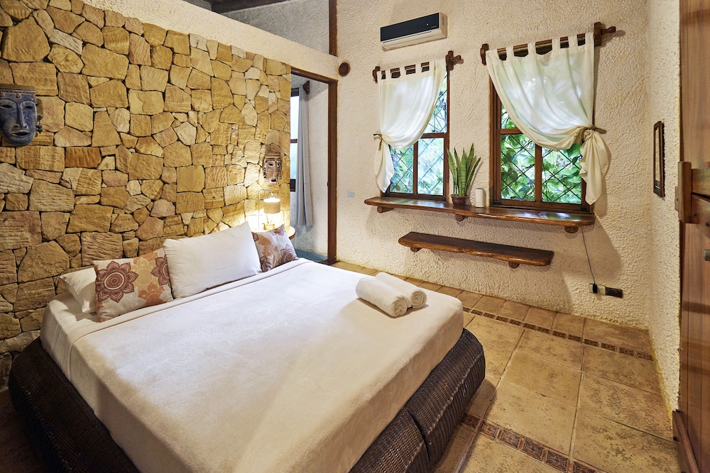 Honeymoon Suite, 1 Queen Bed photo 1