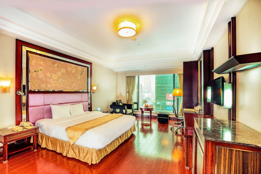 Deluxe King Room photo 3