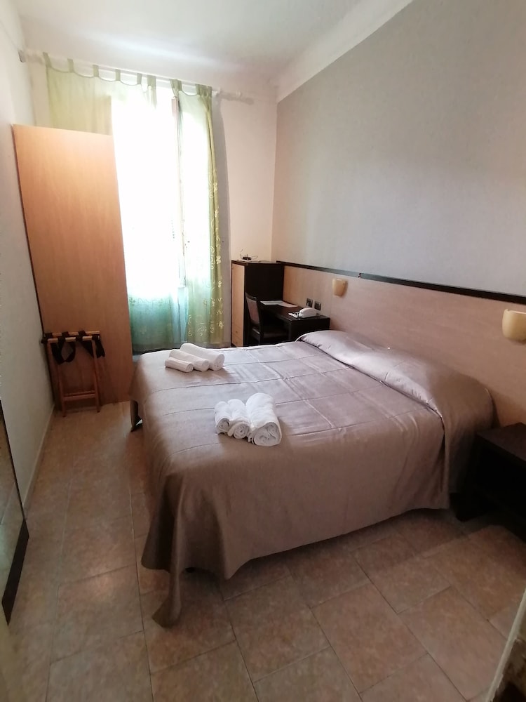 Comfort Room, 1 Queen Bed photo 3