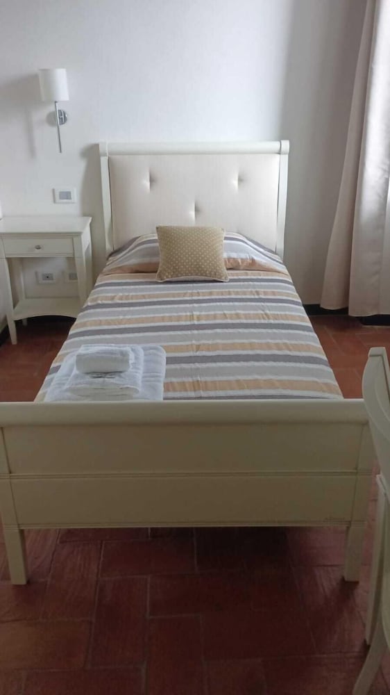 Classic Single Room, Garden View