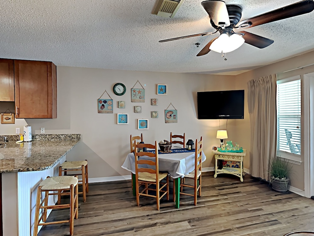 Condo, Multiple Beds, Balcony, Partial Sea View photo 2