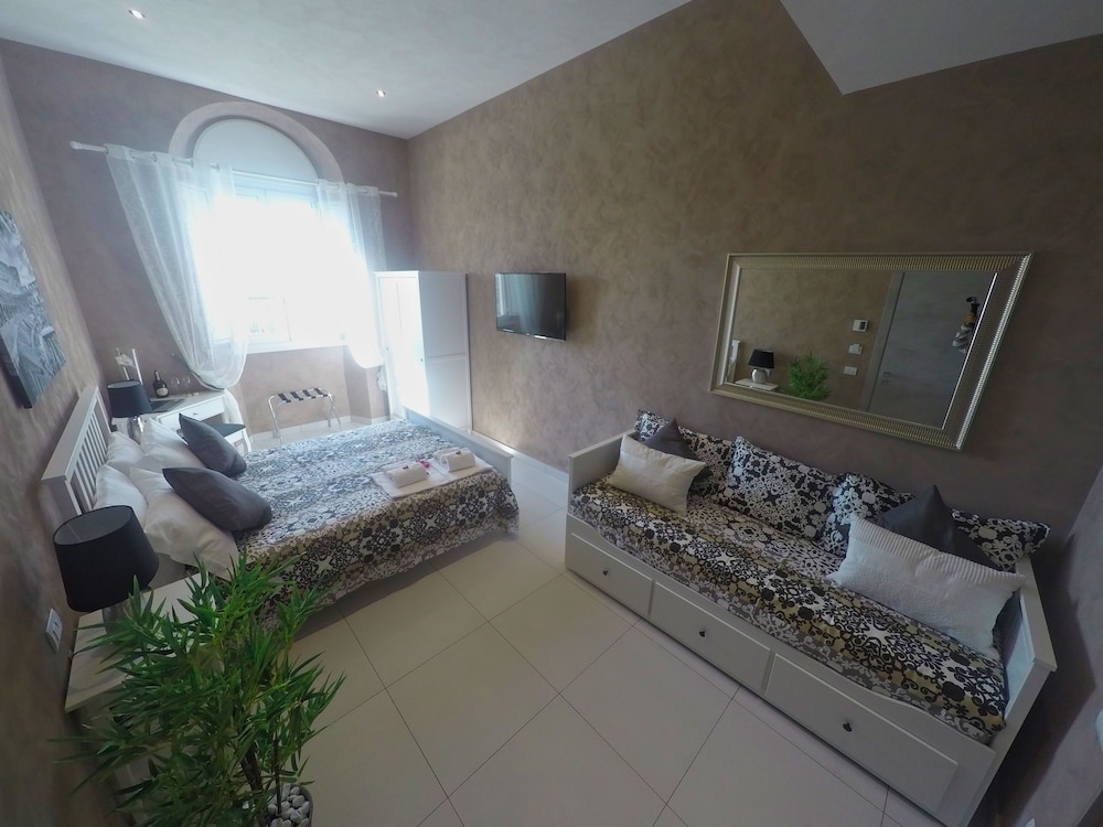 Superior Triple Room, Multiple Beds, City View