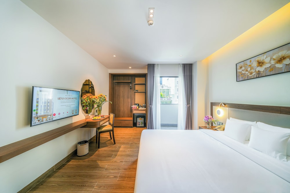 Luxury Double Room, 1 King Bed, Non Smoking, City View