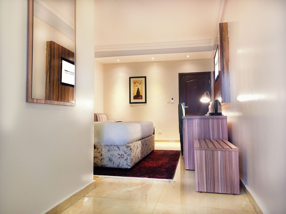 Deluxe Room, 1 King Bed