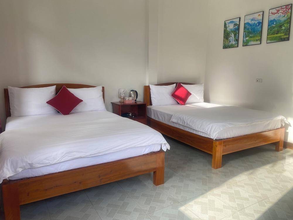 Family Quadruple Room, Non Smoking, Pool View photo 3