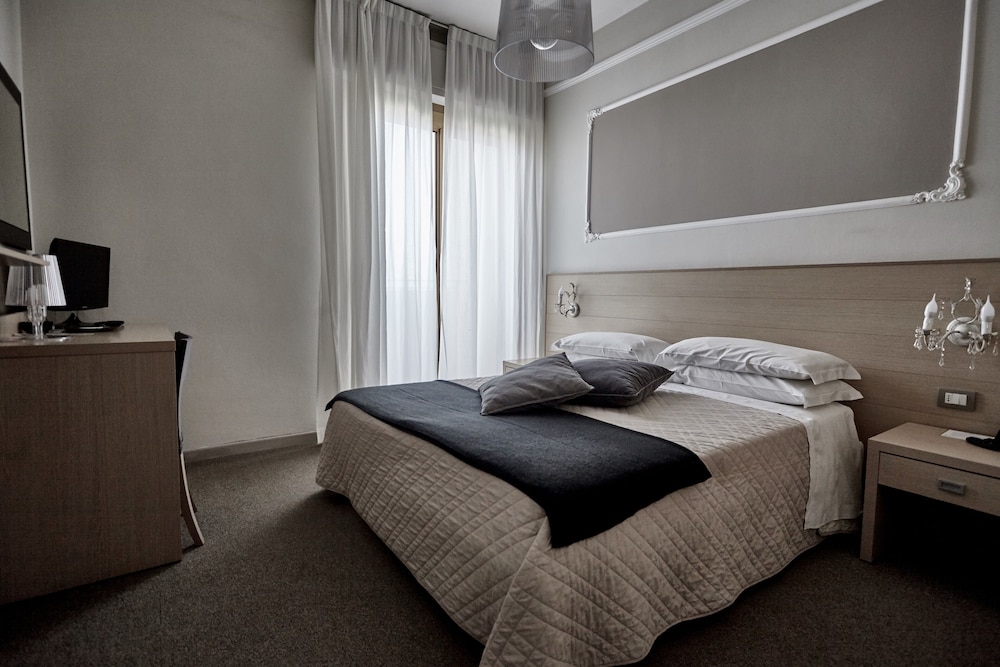 Comfort Double or Twin Room (Beach Included)