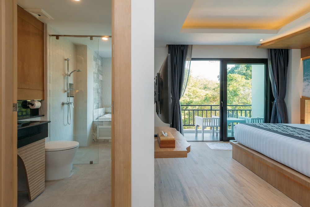 Premier Room with Jacuzzi photo 2