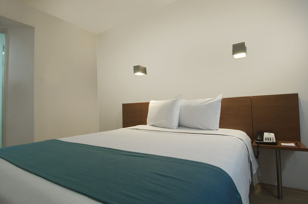Standard Room, 1 Queen Bed - Photo 5