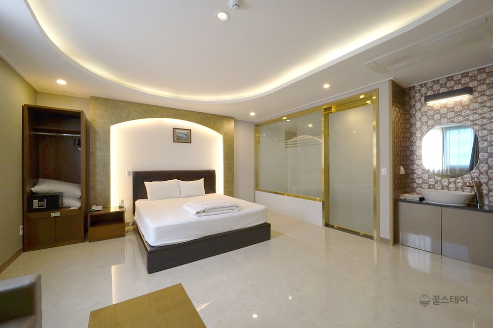 Junior Double Room, 1 Bedroom, Non Smoking