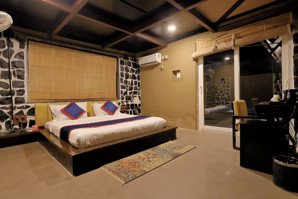 Cottage with Private Pool and Machan photo 2