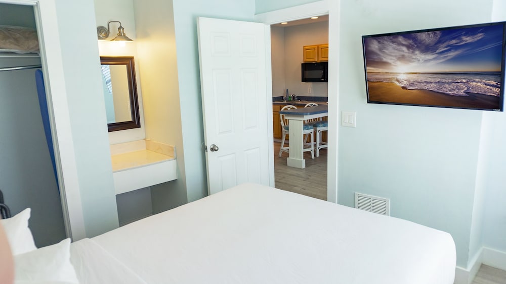 Suite, 2 Bedrooms - Photo 4