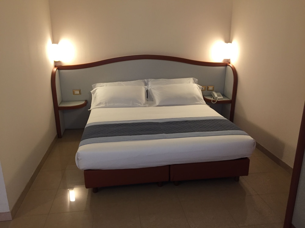 Deluxe Double Room, Balcony, City View photo 1