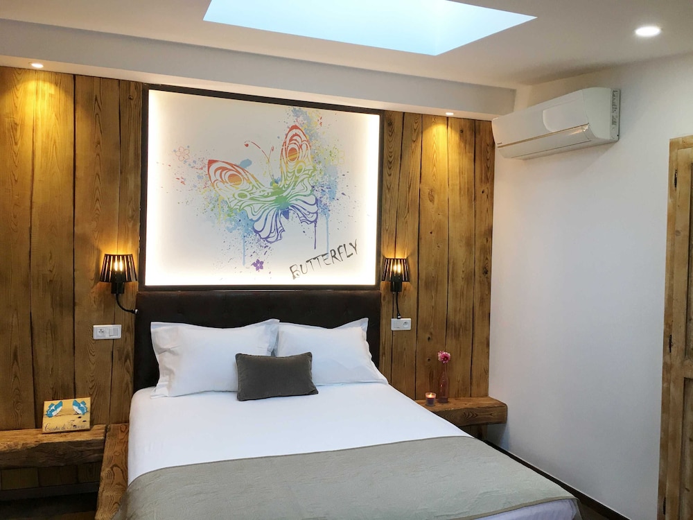 Standard Triple Room, Terrace, Garden View