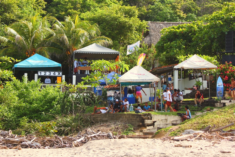 Comfort Shared Dormitory, Mixed Dorm, Shared Bathroom, Beach View photo 3