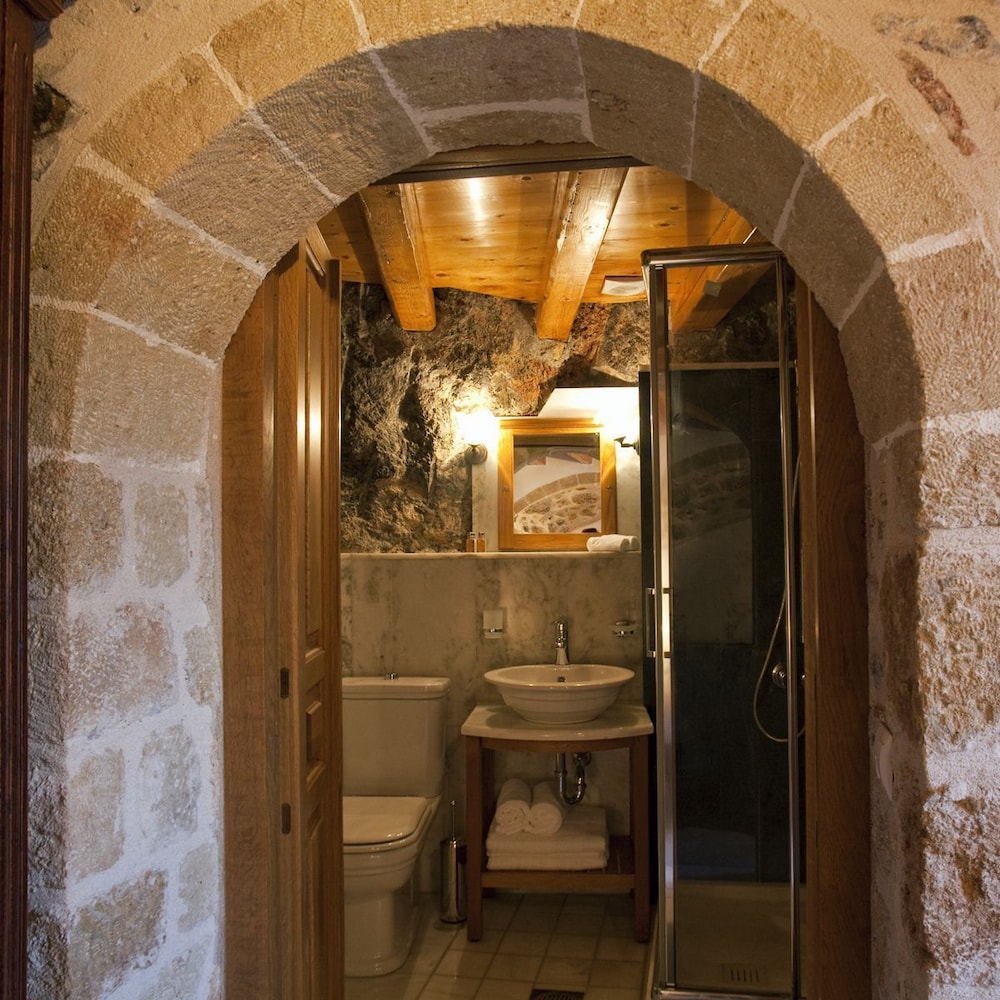 Double Room - Photo 2