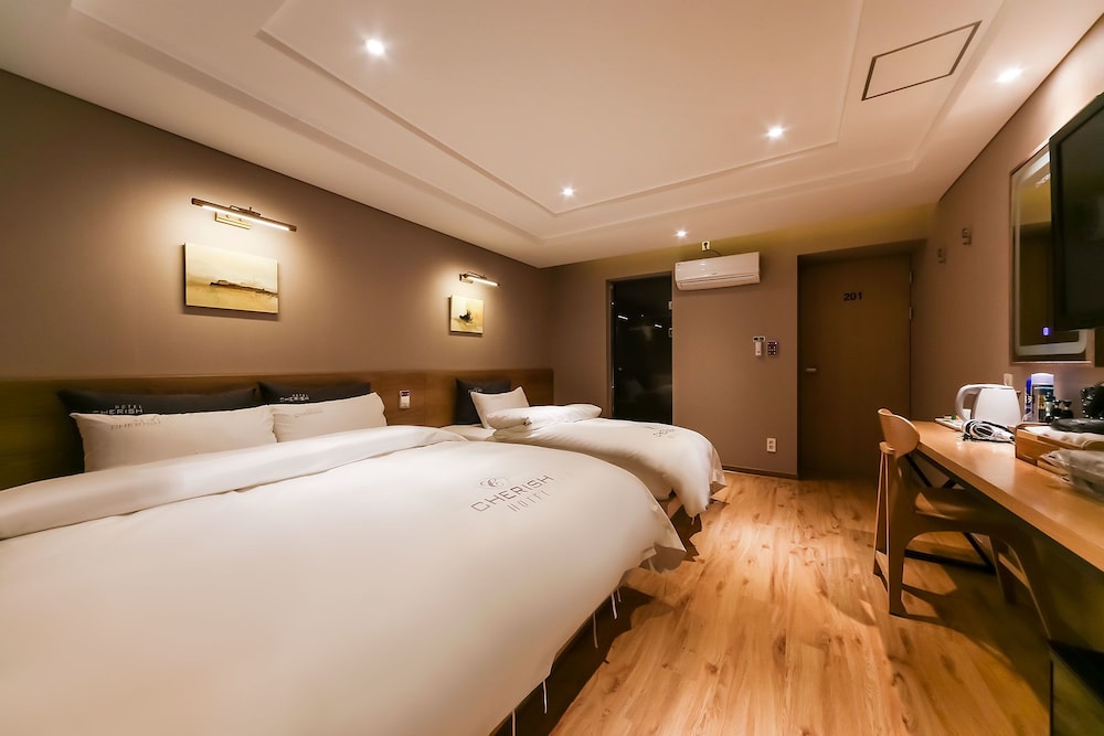 Deluxe Twin Room photo 3