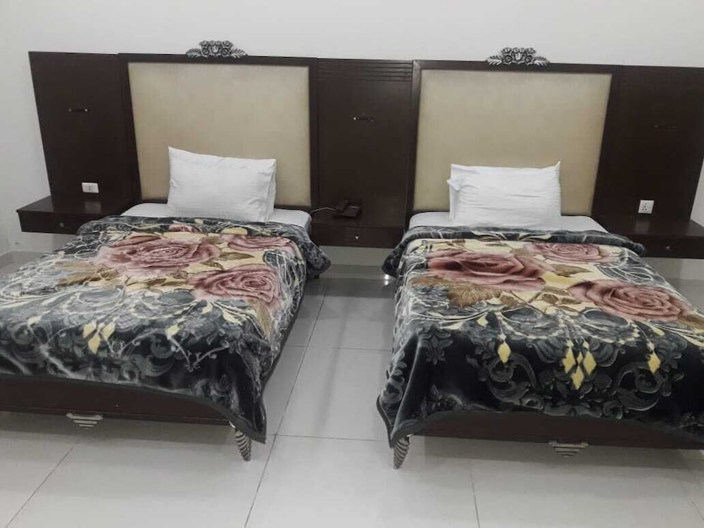 Deluxe Double or Twin Room photo 2