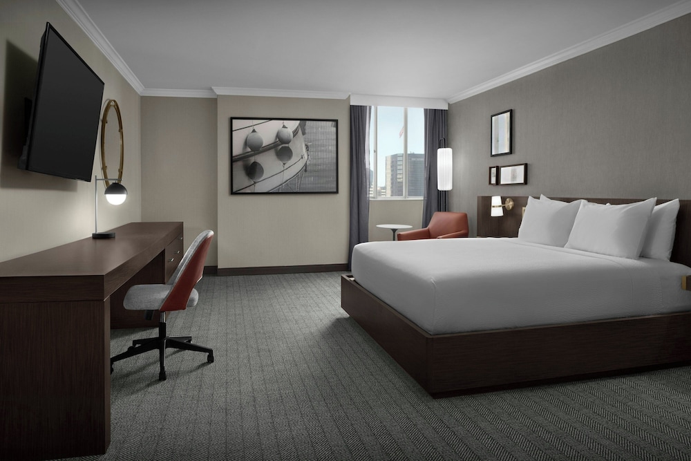 Premium Room, 1 King Bed, City View