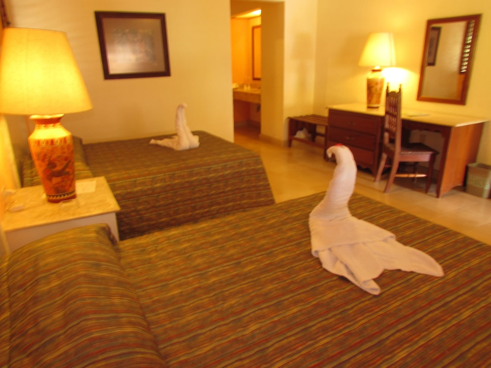 Standard Double Room, 2 Double Beds - Photo 4
