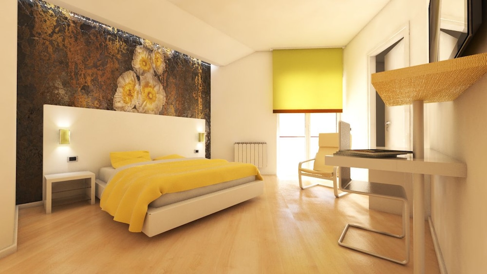 Deluxe Double or Twin Room photo 2