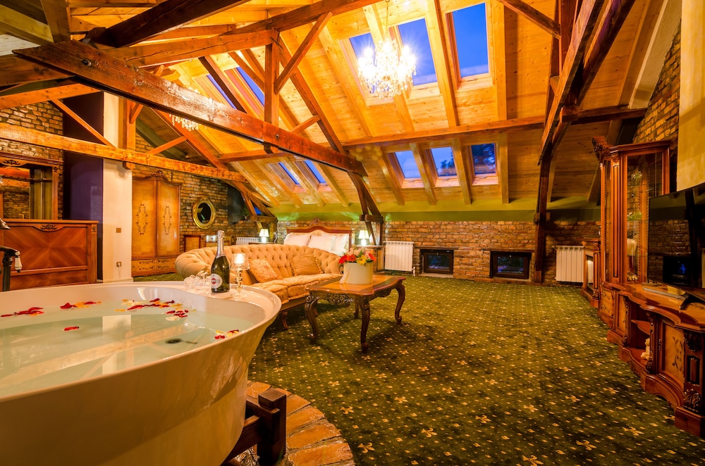 Luxury Double Room, 1 King Bed, Sauna, Executive Level