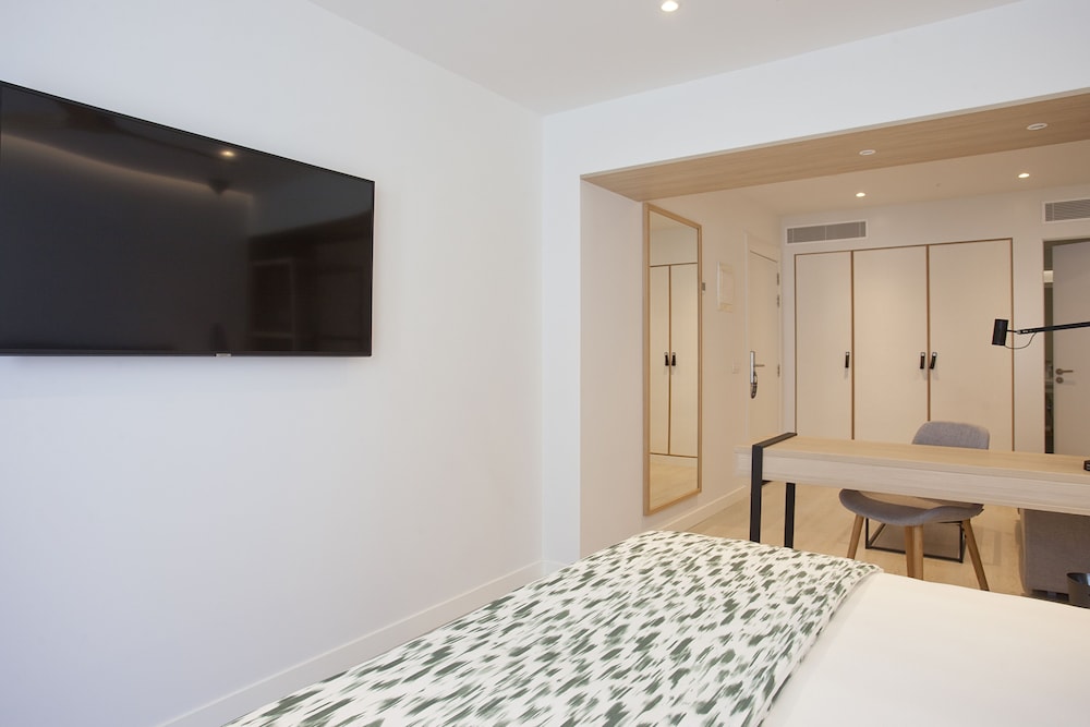 Premium Double Room, Partial Ocean View