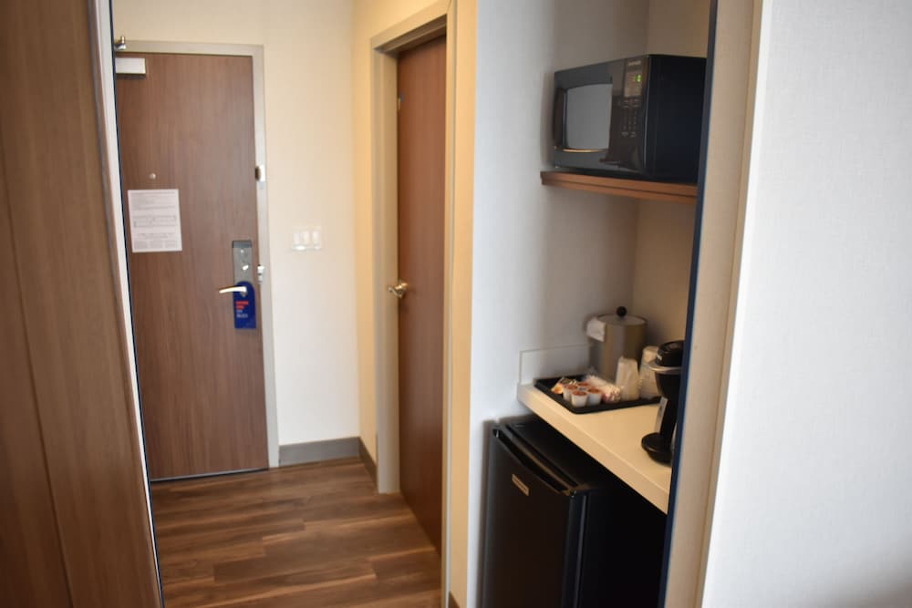 Holiday Inn Express & Suites - Boston South - Randolph by IHG, Bild 2