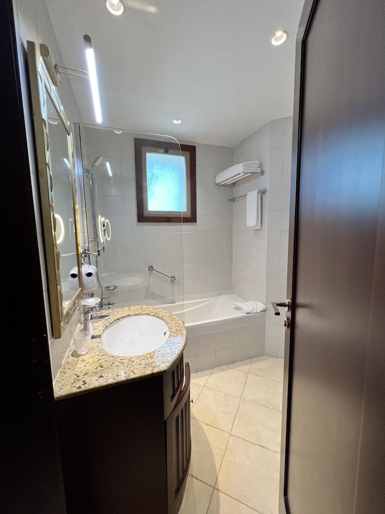 Executive Apartment photo 2