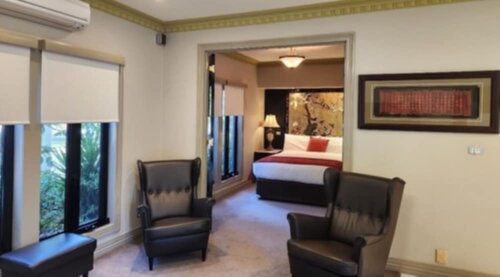 Deluxe Suite, 1 Bedroom, Non Smoking, Kitchen (Purrumbete Gatehouse) photo 2