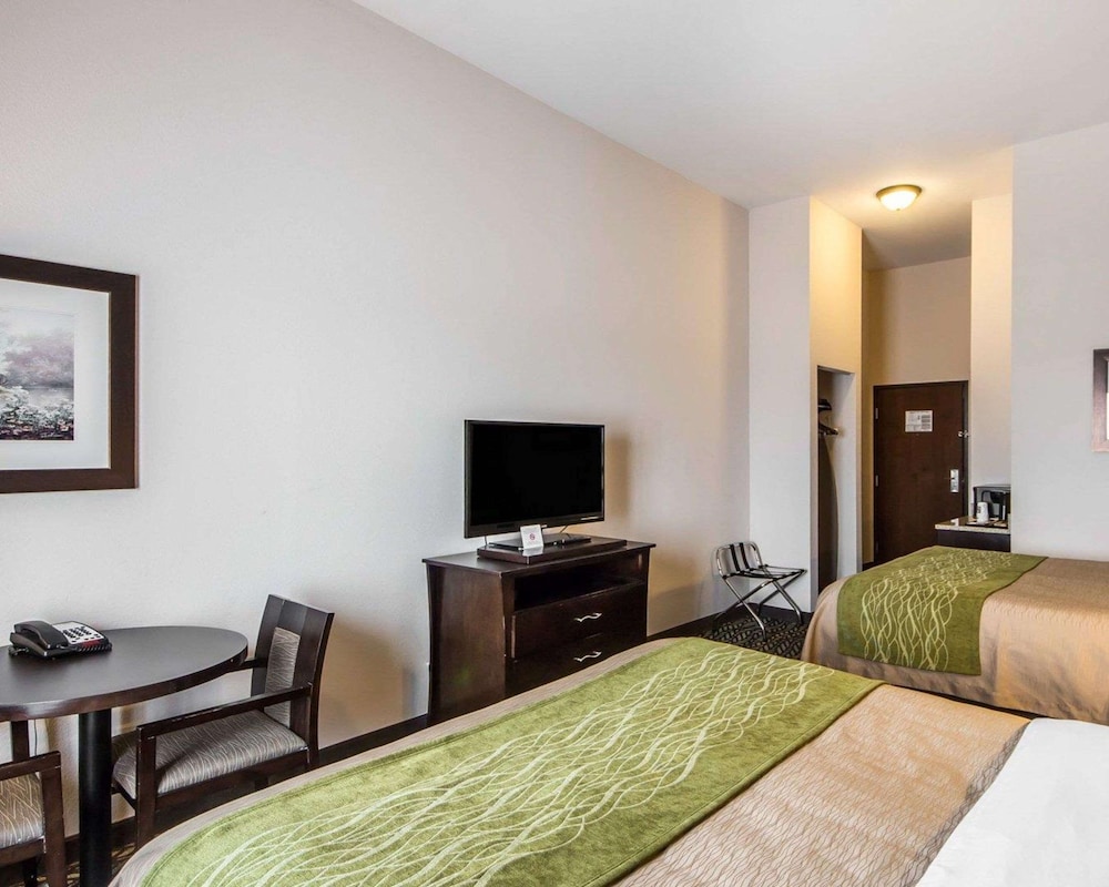 Standard Room, 2 Queen Beds, Non Smoking photo 3