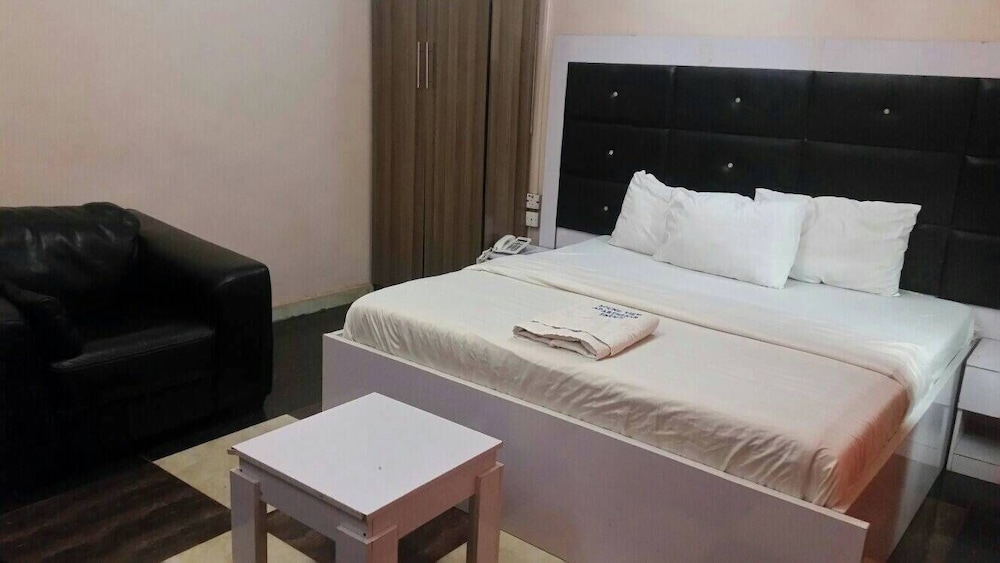 Deluxe Room, Balcony, City View photo 2