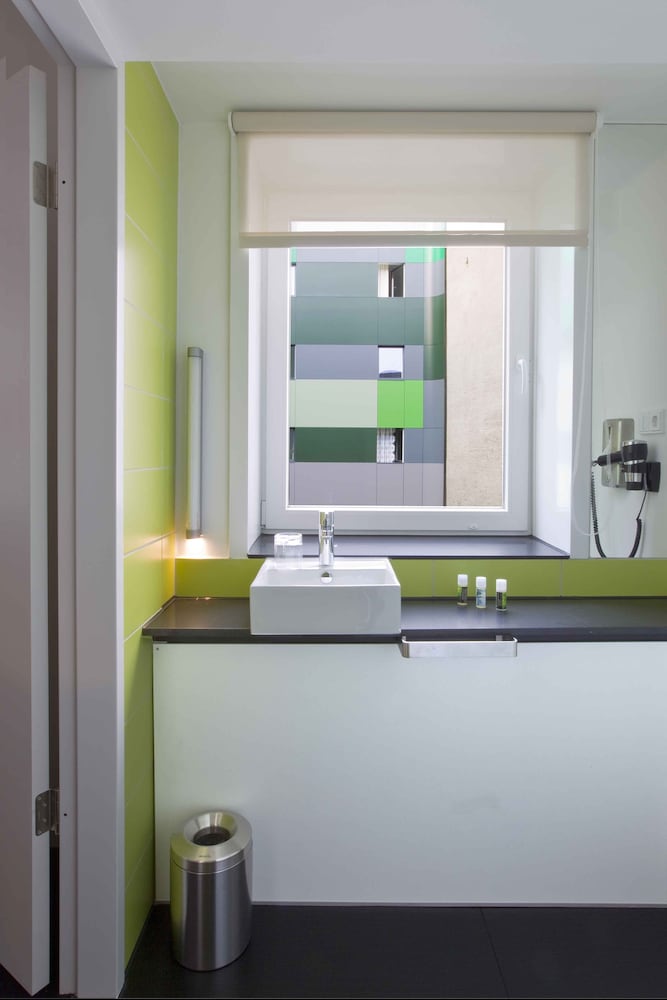 Grand Double Room Single Use thumbnail 5