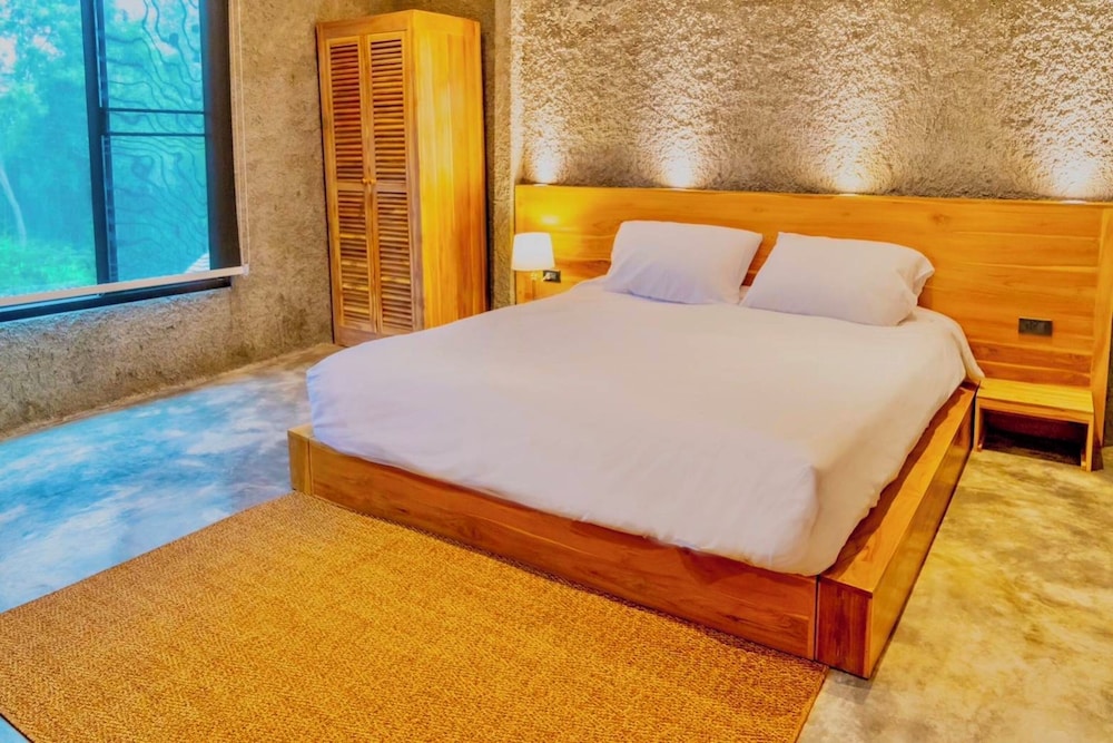 Superior Jacuzzi Room - Photo 10