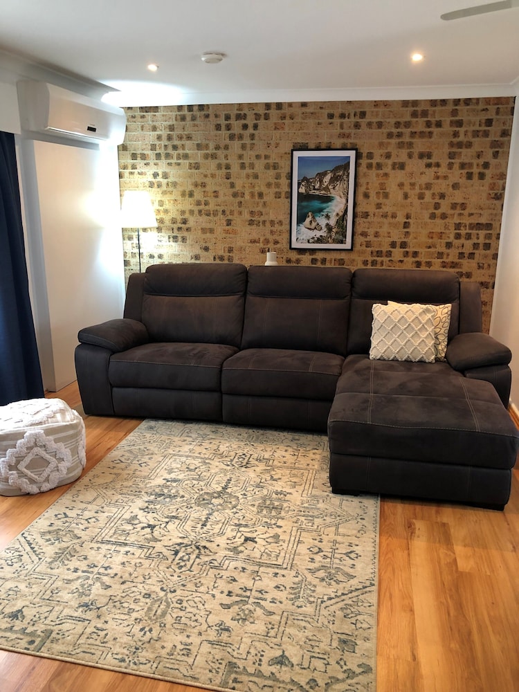 Deluxe Apartment, 2 Storey, 2 Bedrooms, Kitchen, Mountain View