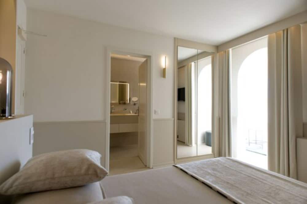 Double Room, Harbor View - Photo 12