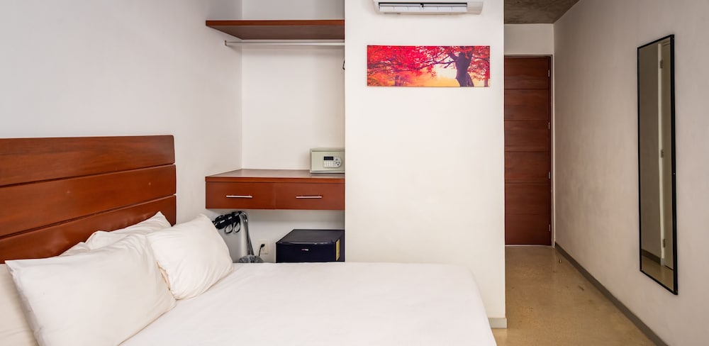 Superior Room, 1 Queen Bed - Photo 6