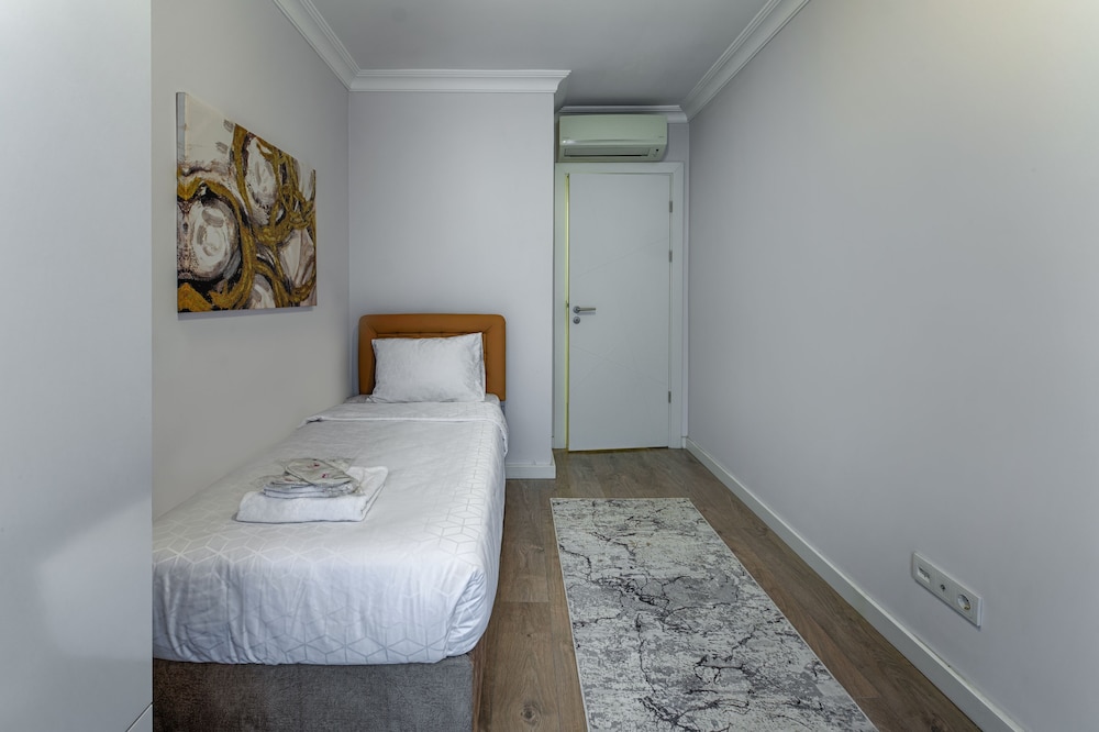 Luxury Apartment photo 2