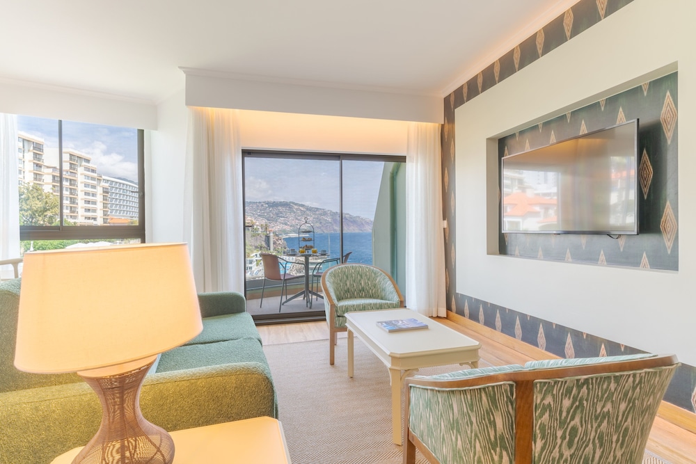 Suite, Sea View - Photo 9