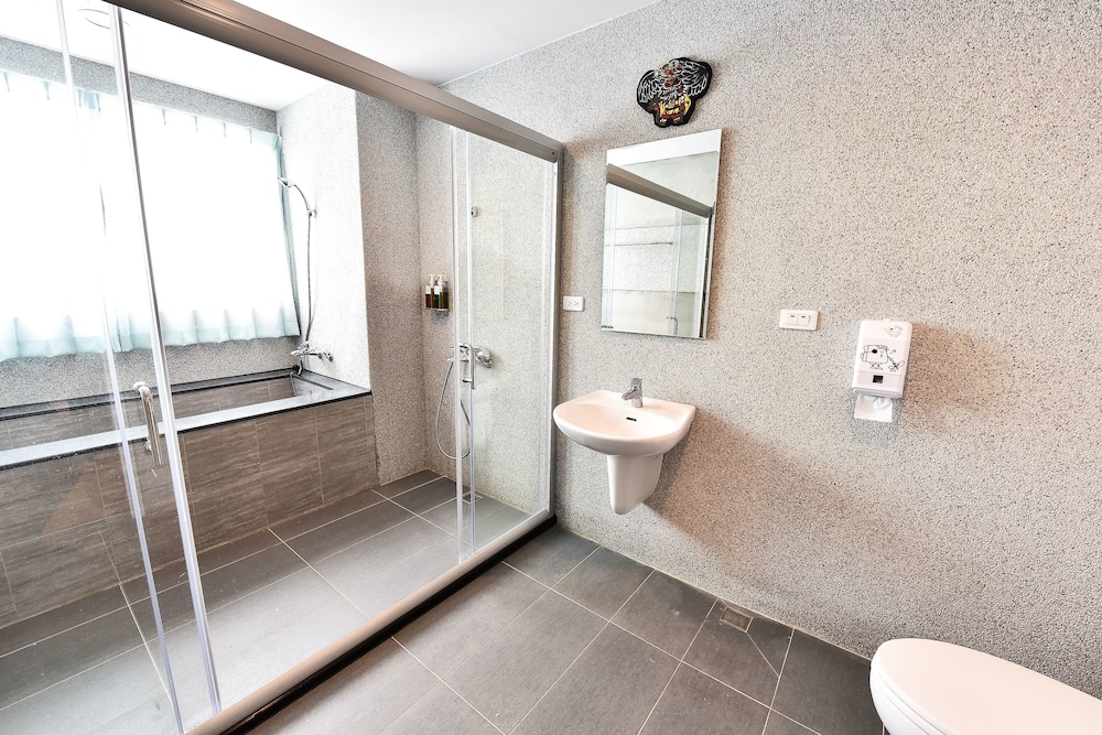 Classic Double Room (with balcony) photo 2