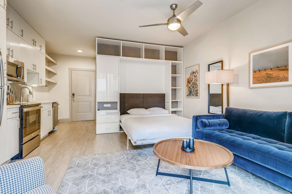 Apartment, 1 Queen Bed, Non Smoking, Kitchen thumbnail 5