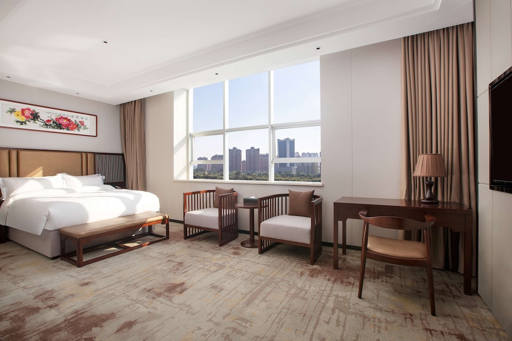 Deluxe Room, 1 King Bed, Non Smoking