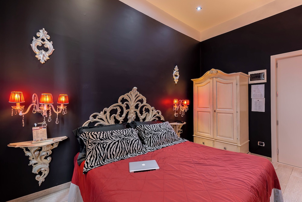 Economy Double Room - Photo 13