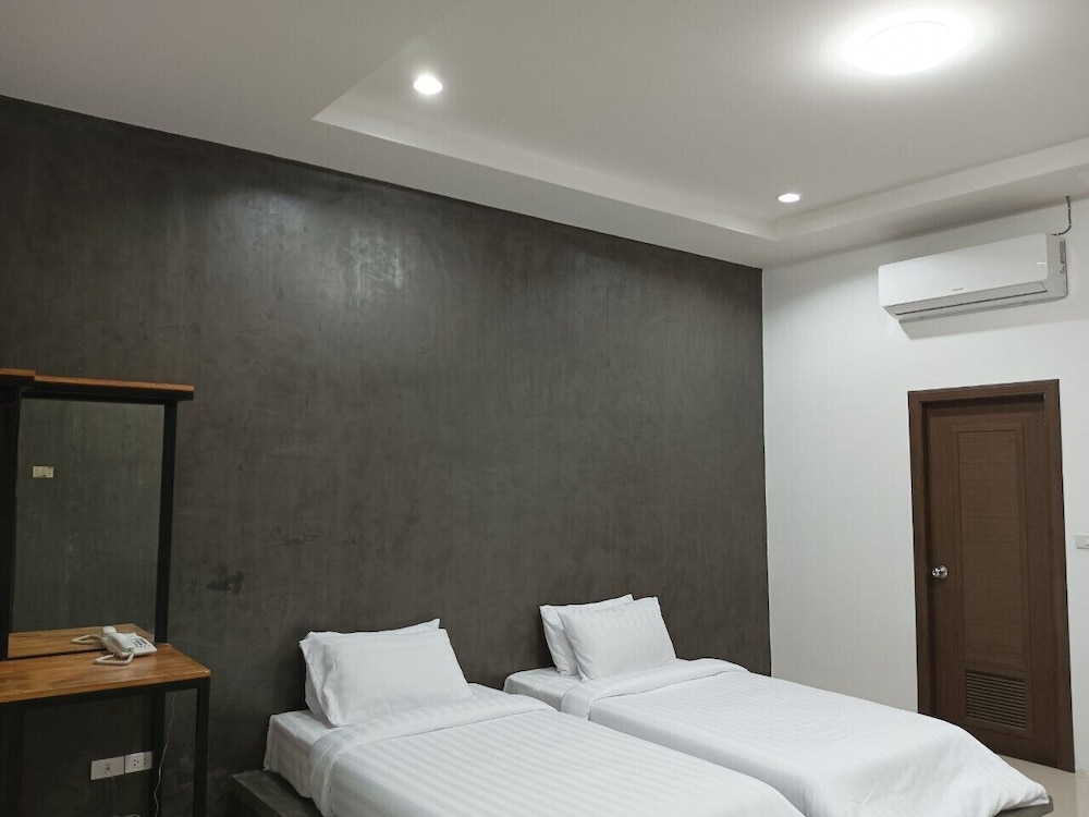 Basic Twin Room - Photo 1