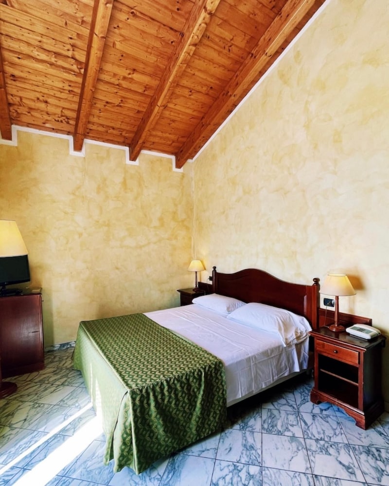 Quadruple Room - Photo 4