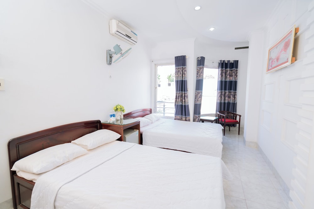 Family Quadruple Room, City View photo 3